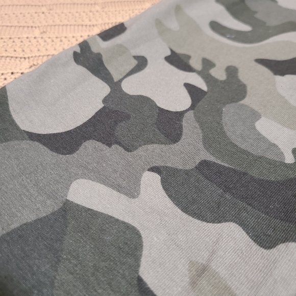 Wild Fable black and grey camo leggings - Picture 5 of 5